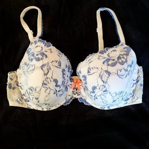 Victoria's Secret White & Blue Lace Bra 34DD